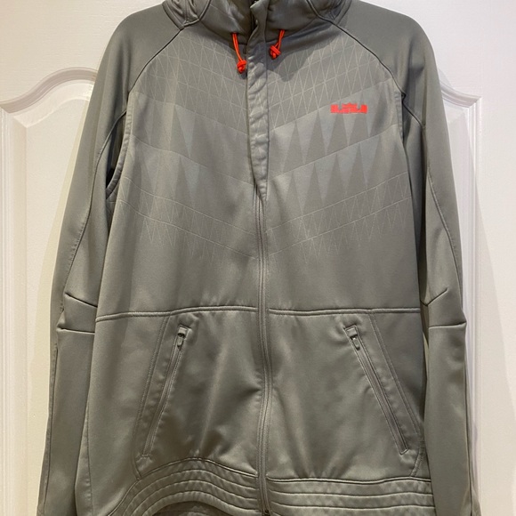 Nike Lebron Therma-Fit Sweater Zip Hoodie in Grey - Picture 16 of 16